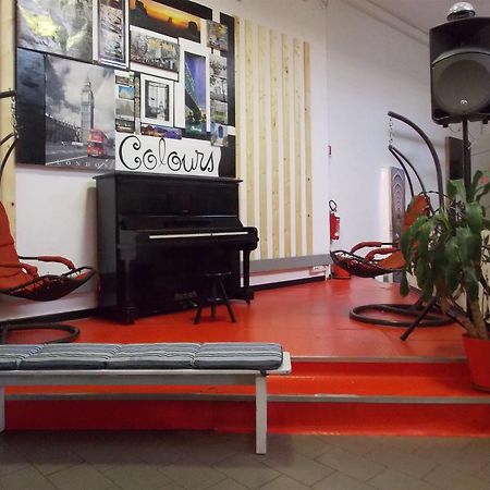 Hostel Colours Milan Bagian luar foto