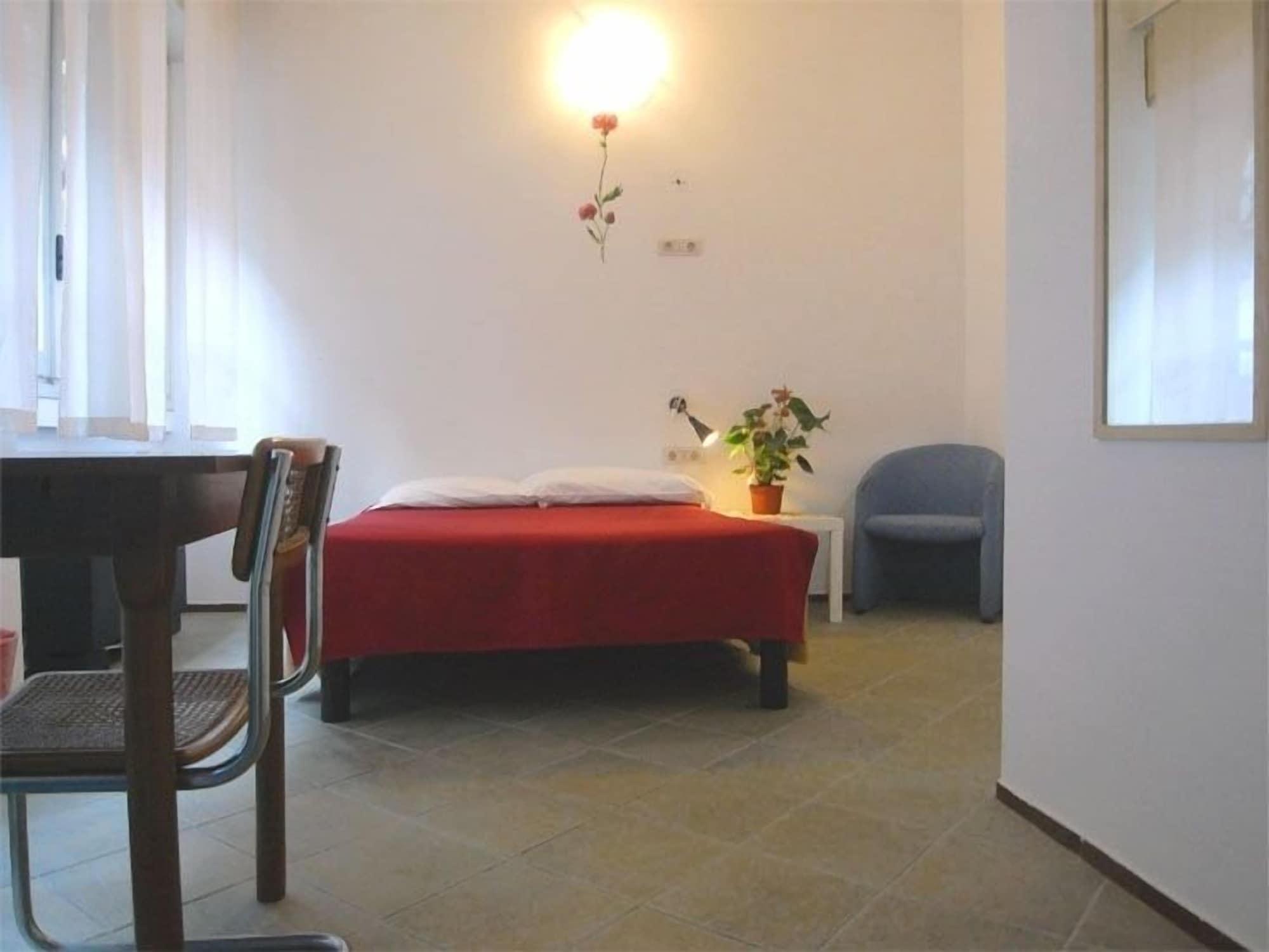 Hostel Colours Milan Bagian luar foto
