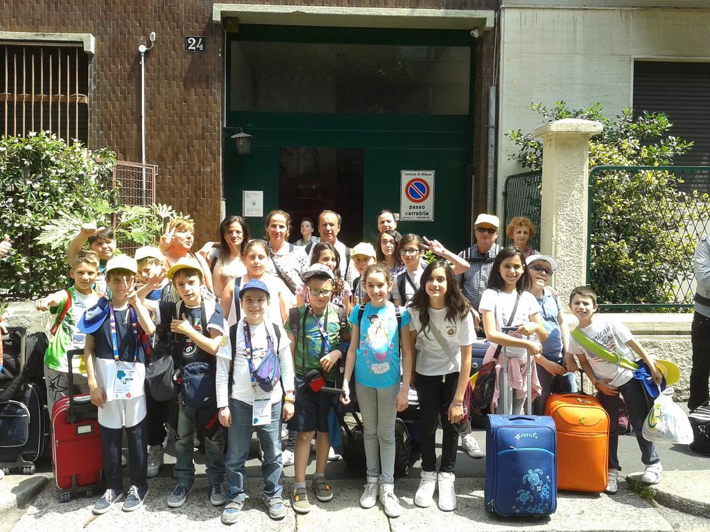 Hostel Colours Milan Bagian luar foto