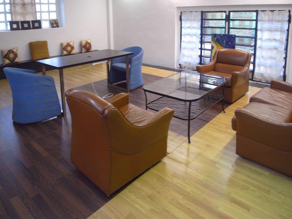 Hostel Colours Milan Bagian luar foto